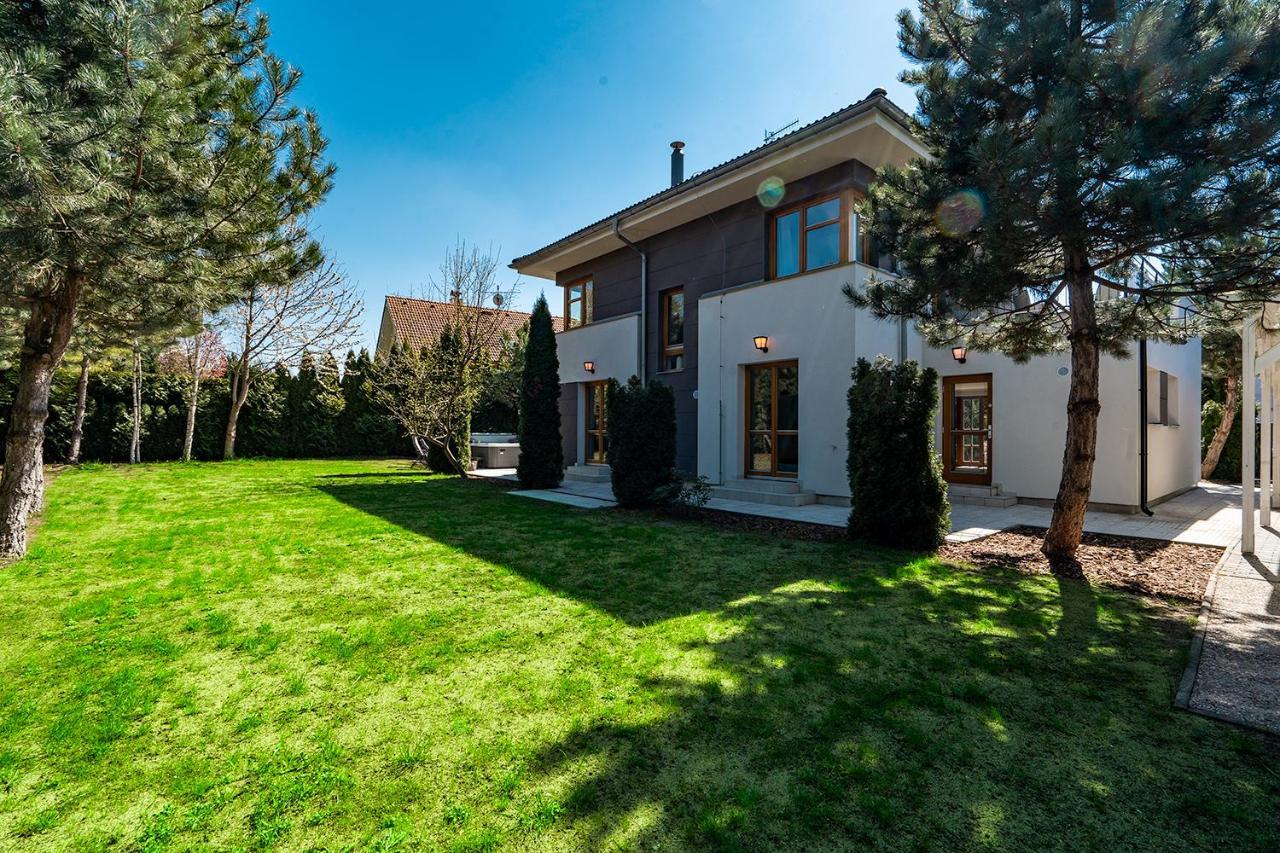 Serenity Prague Villa With Garden Jacuzzi Exteriér fotografie