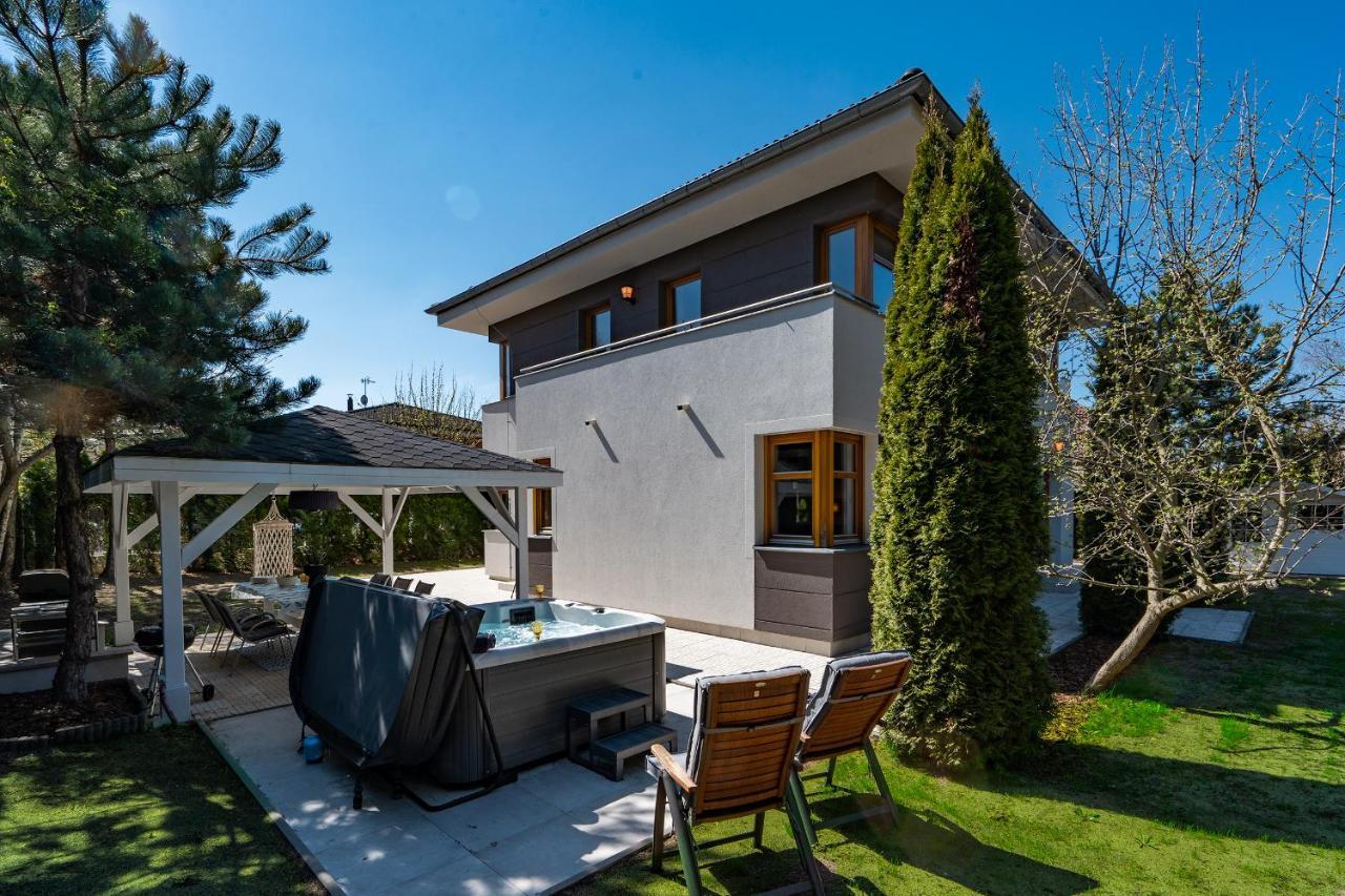 Serenity Prague Villa With Garden Jacuzzi Exteriér fotografie